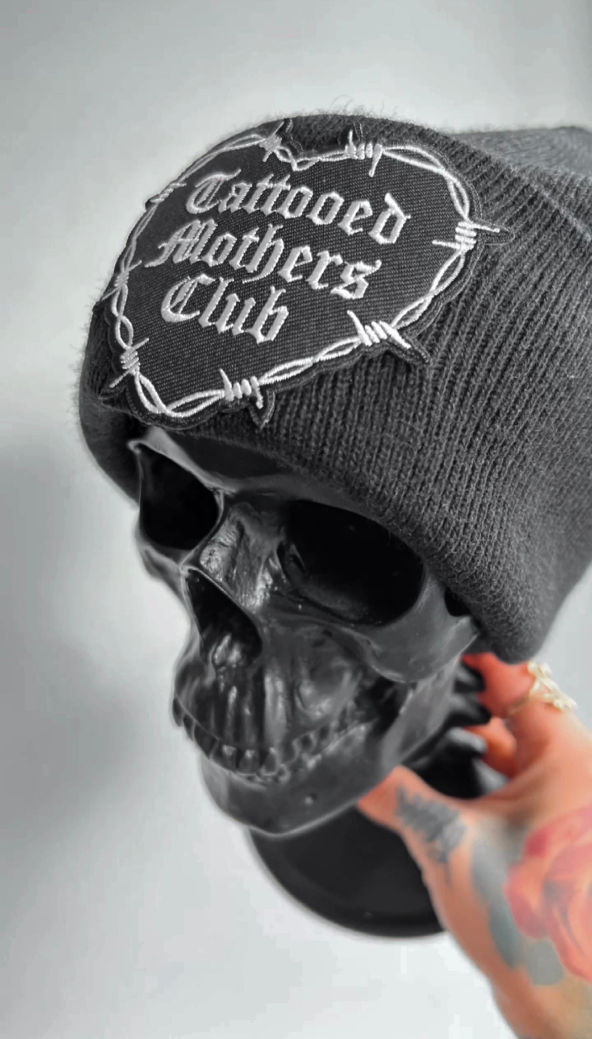 Barbwire heart Patch Beanie Black out