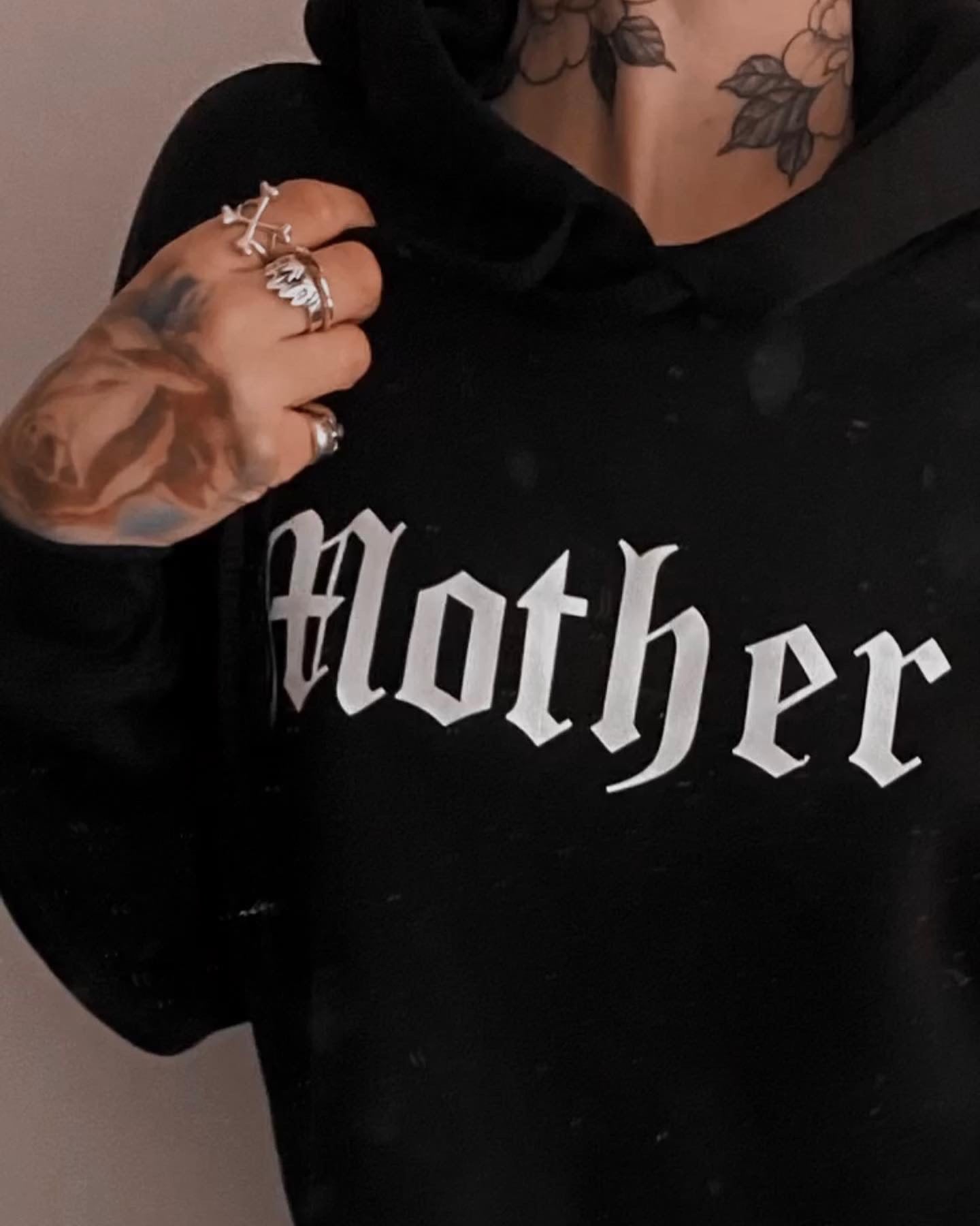 “Mother” Black casual cropped hoodie